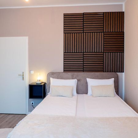 Queens Peak Apartments Кельн Екстер'єр фото