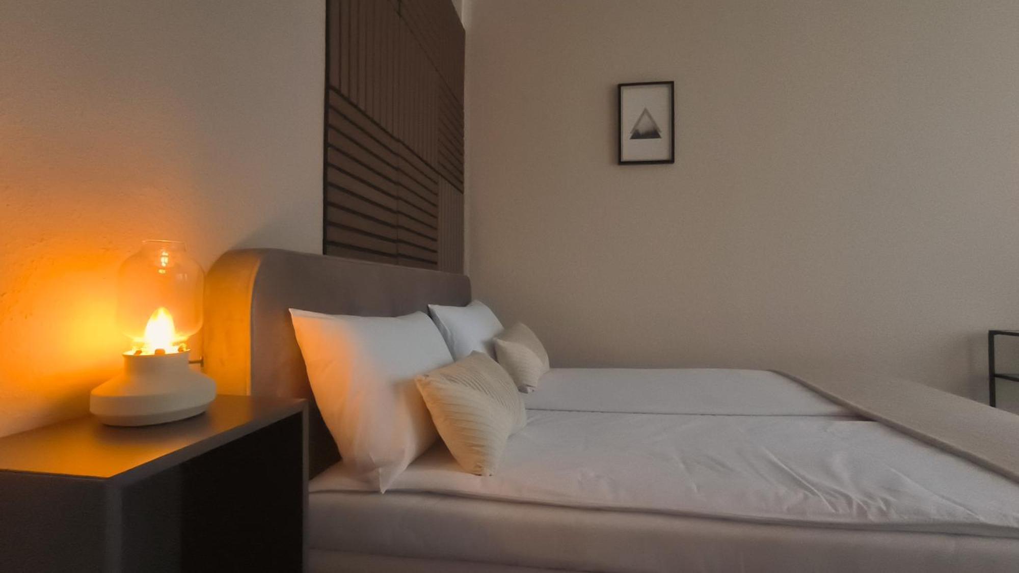 Queens Peak Apartments Кельн Екстер'єр фото